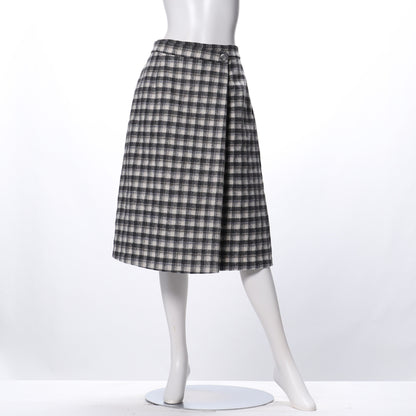チェック柄ラップ風台形スカート