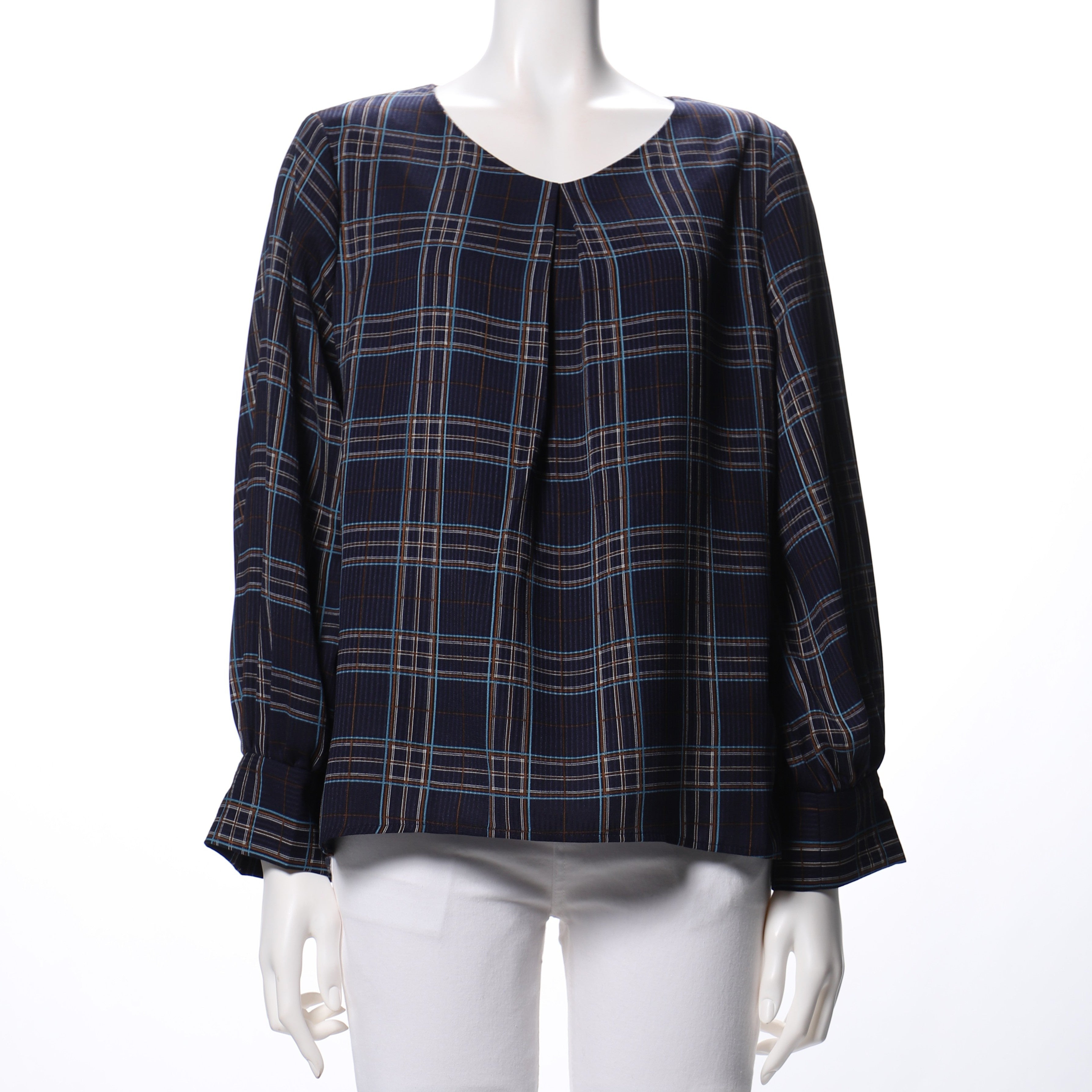 チェック柄タックネックブラウス