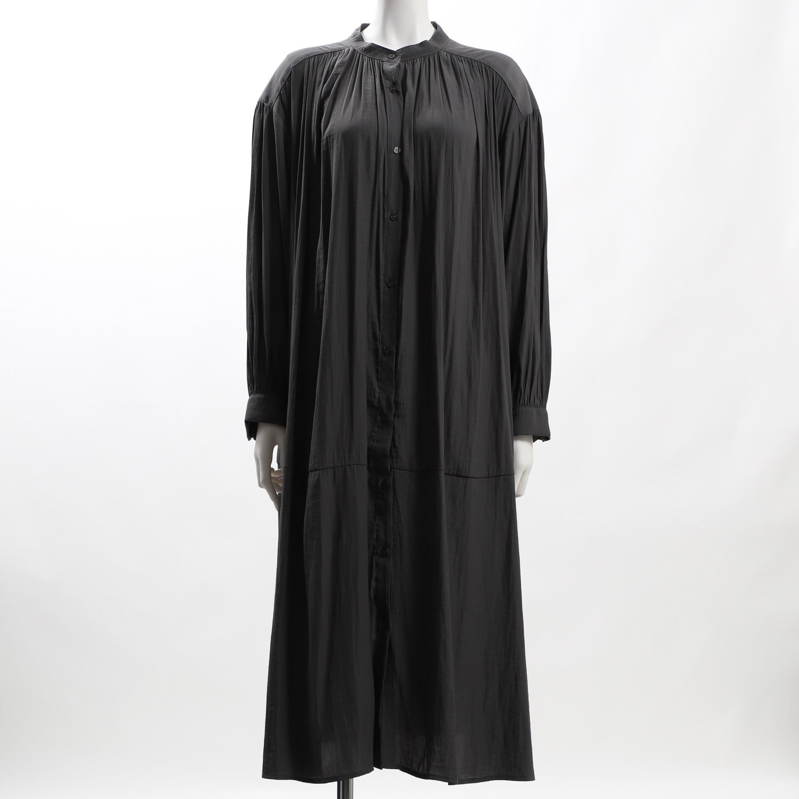 ギャザードネックバンドカラーワンピース