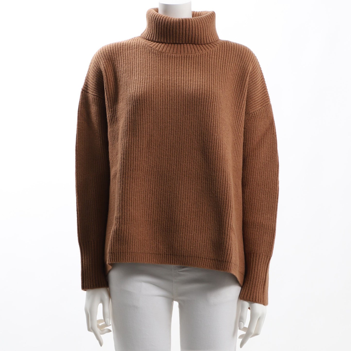 ドロップショルダーミドルゲージタートルネックニット