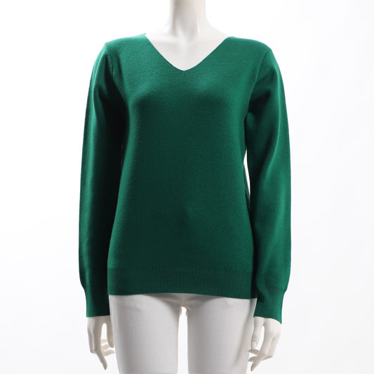 シンプルVネックニット