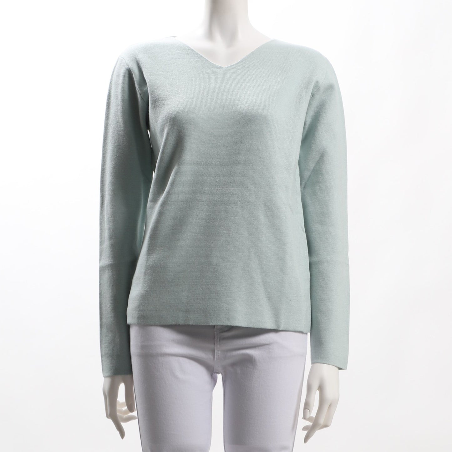 シンプルVネックニット