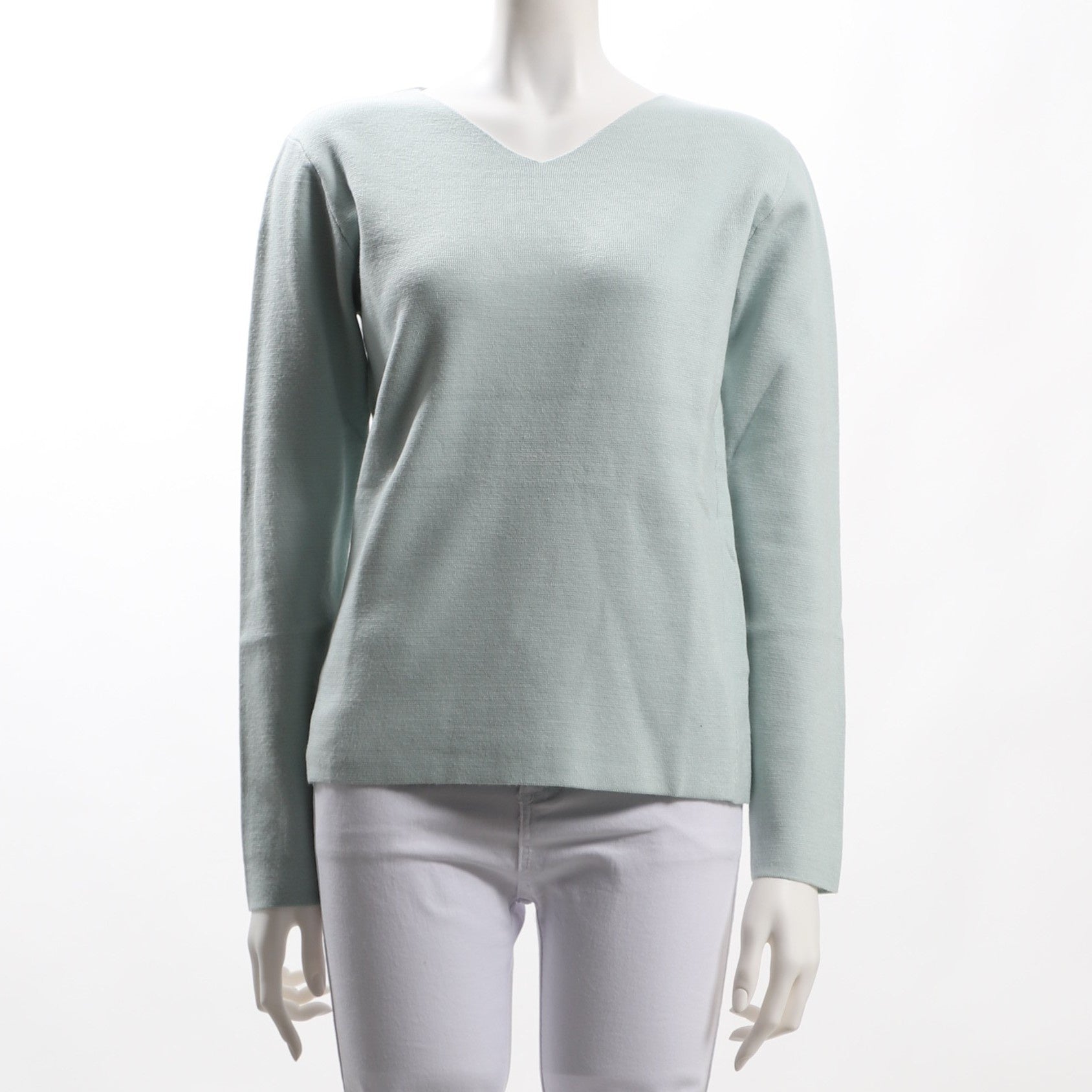 シンプルVネックニット