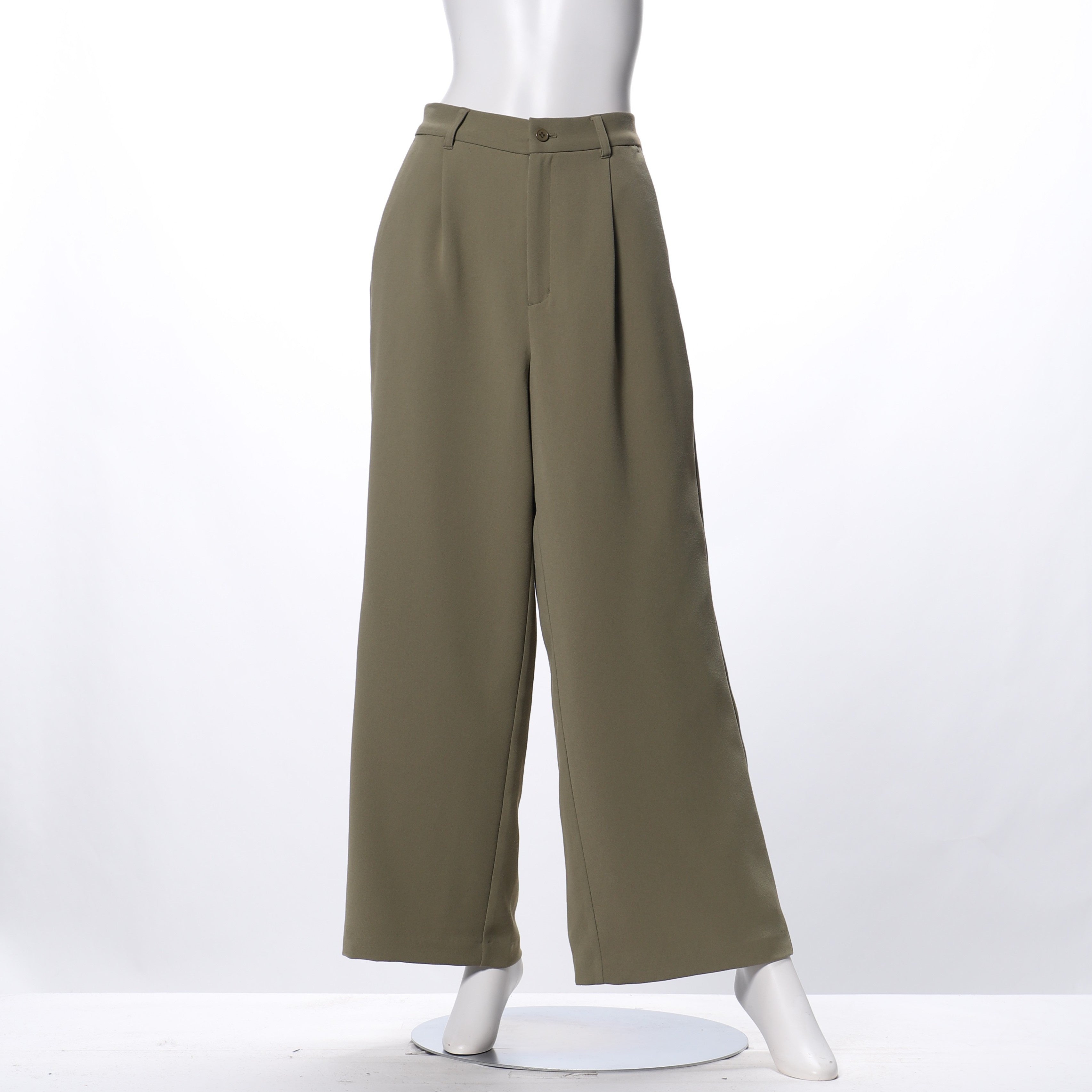 タック入りワイドパンツ