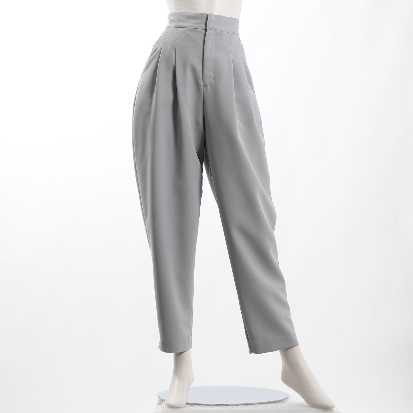 タックテーパードパンツ