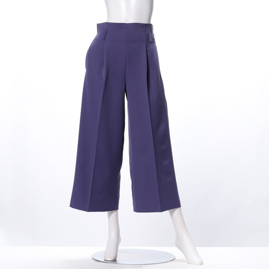 タック入りワイドパンツ