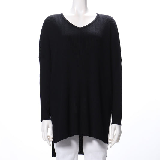 バックテールデザインVネックニット