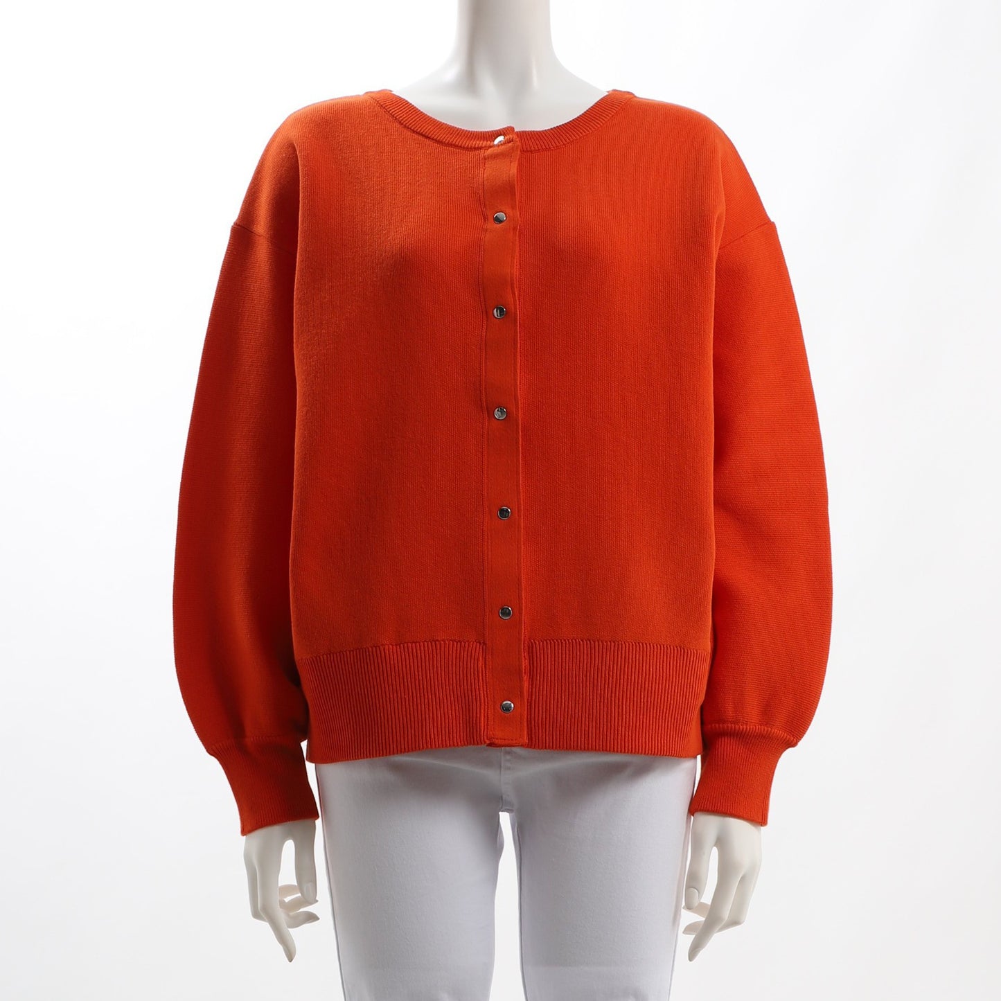 ドロップショルダーのニットカーディガン