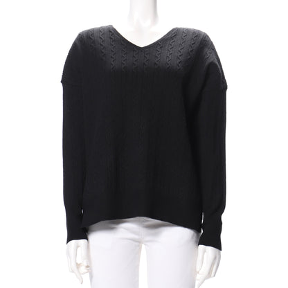 デザイン編みVネックニット