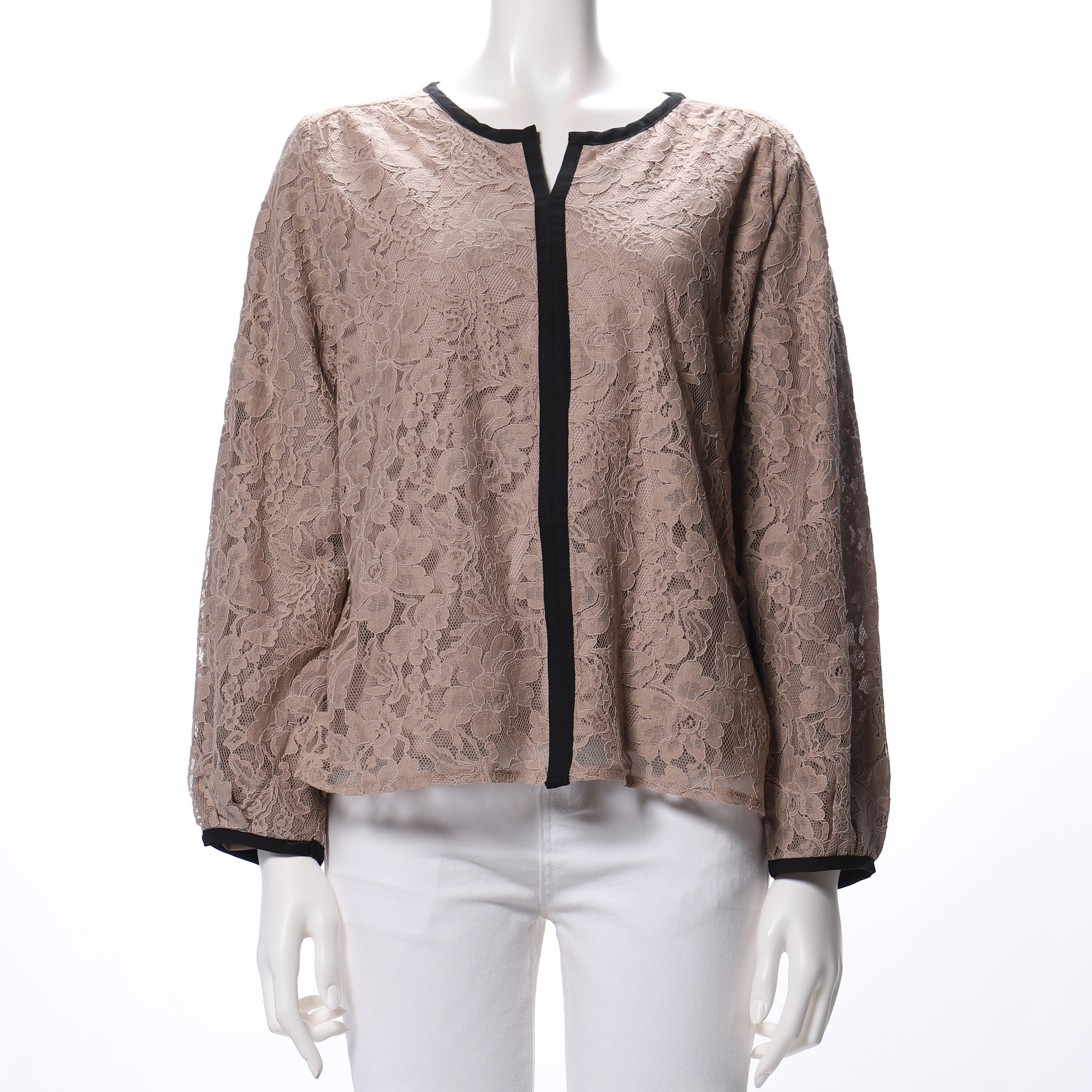 パイピングレースブラウス