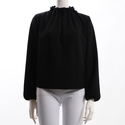 タックデザインネックブラウス