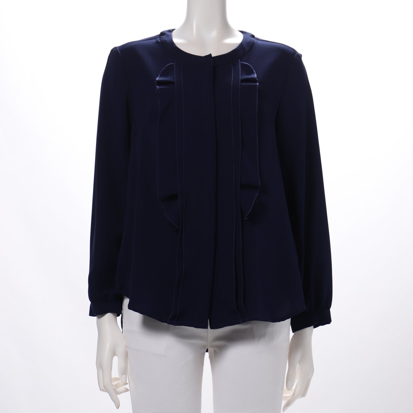 前立てフリル比翼仕立てブラウス