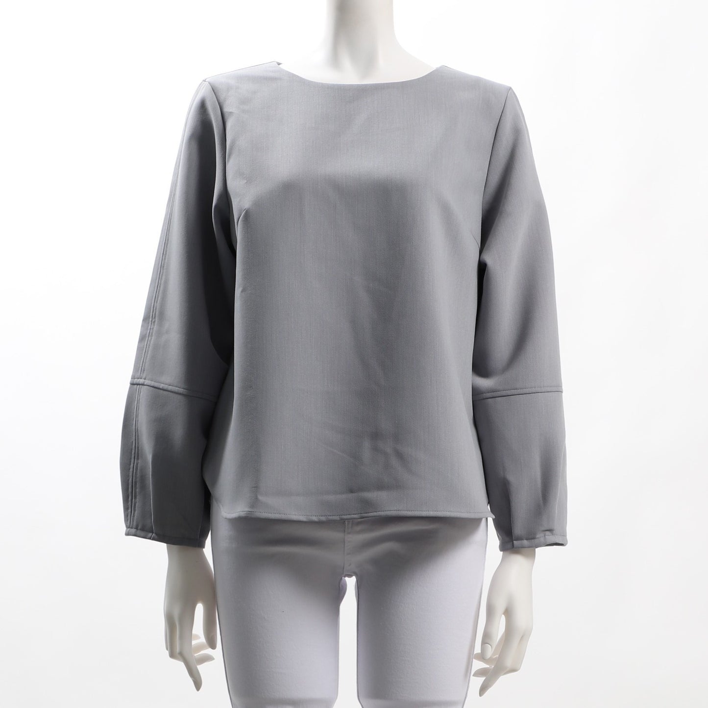 袖タックラウンドネックブラウス