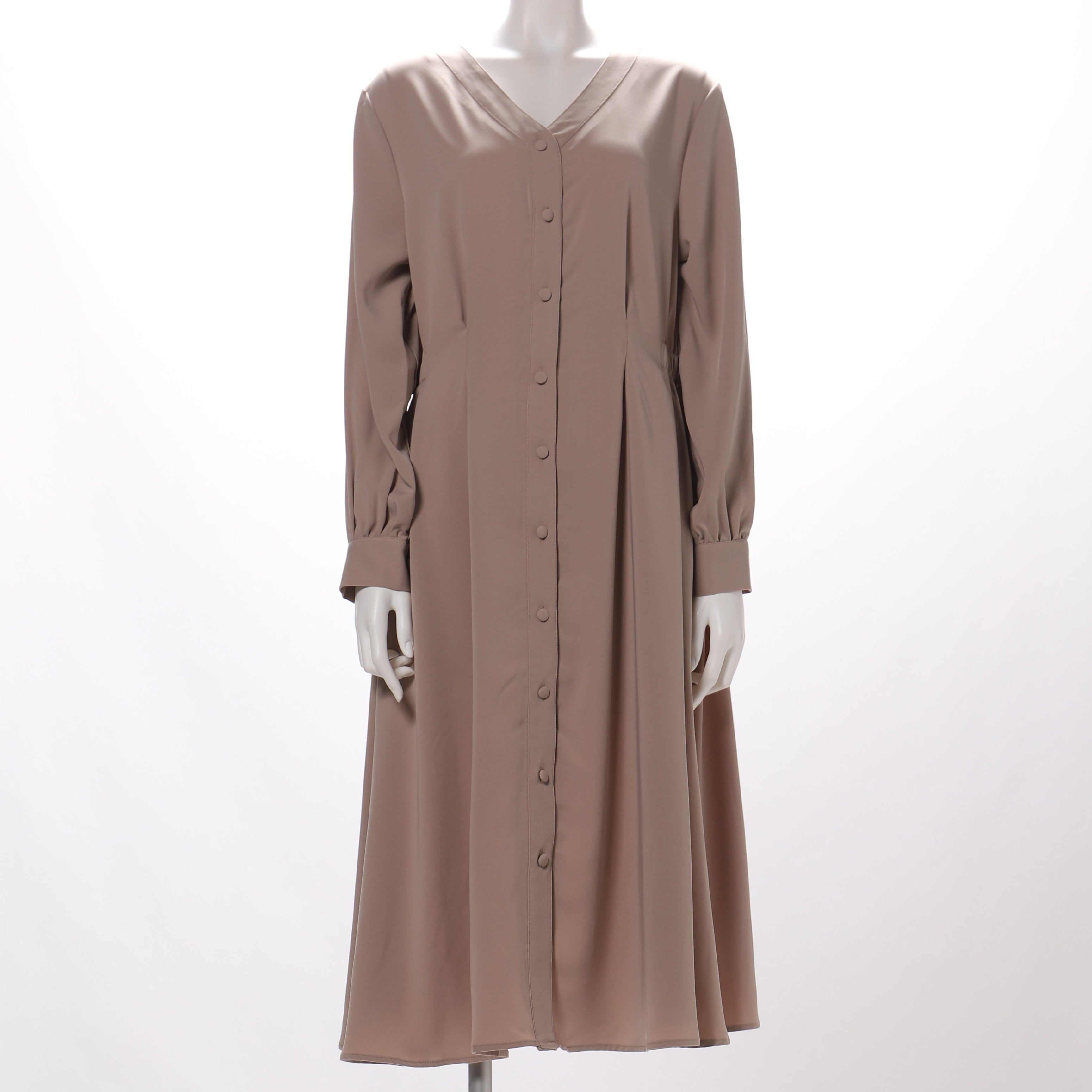 タック入りフロントボタンワンピース