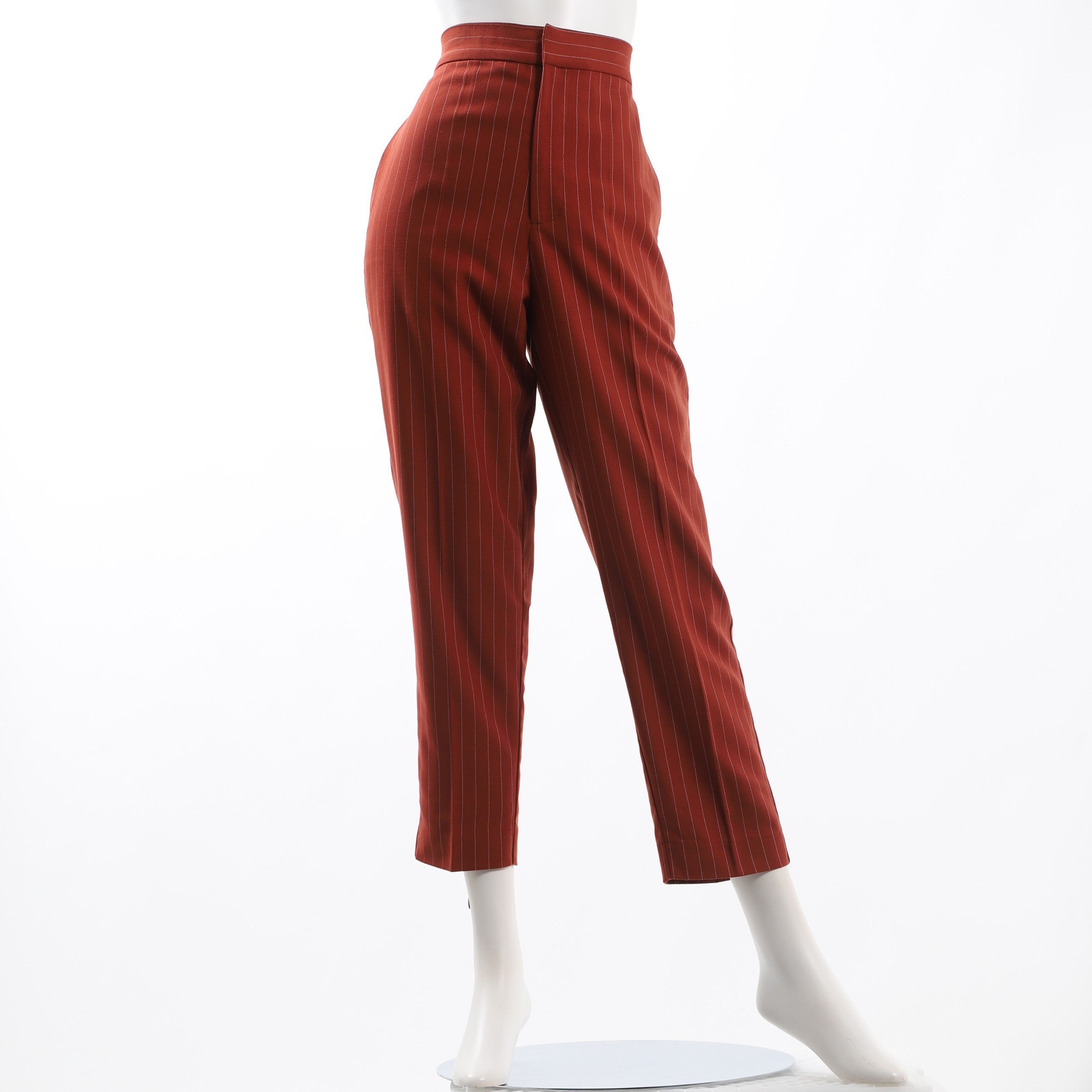 ストライプ柄テーパードパンツ