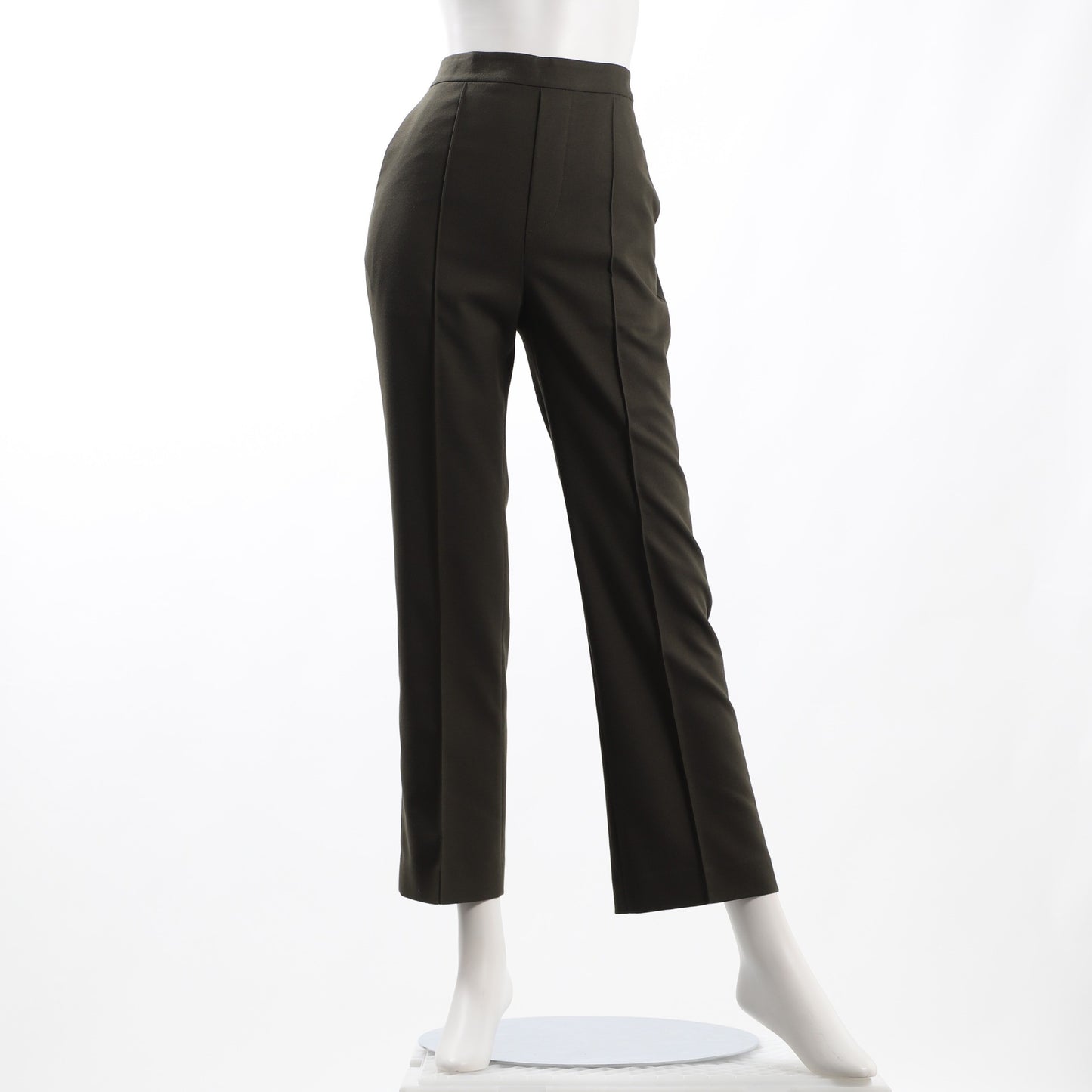 バックスリットテーパードパンツ