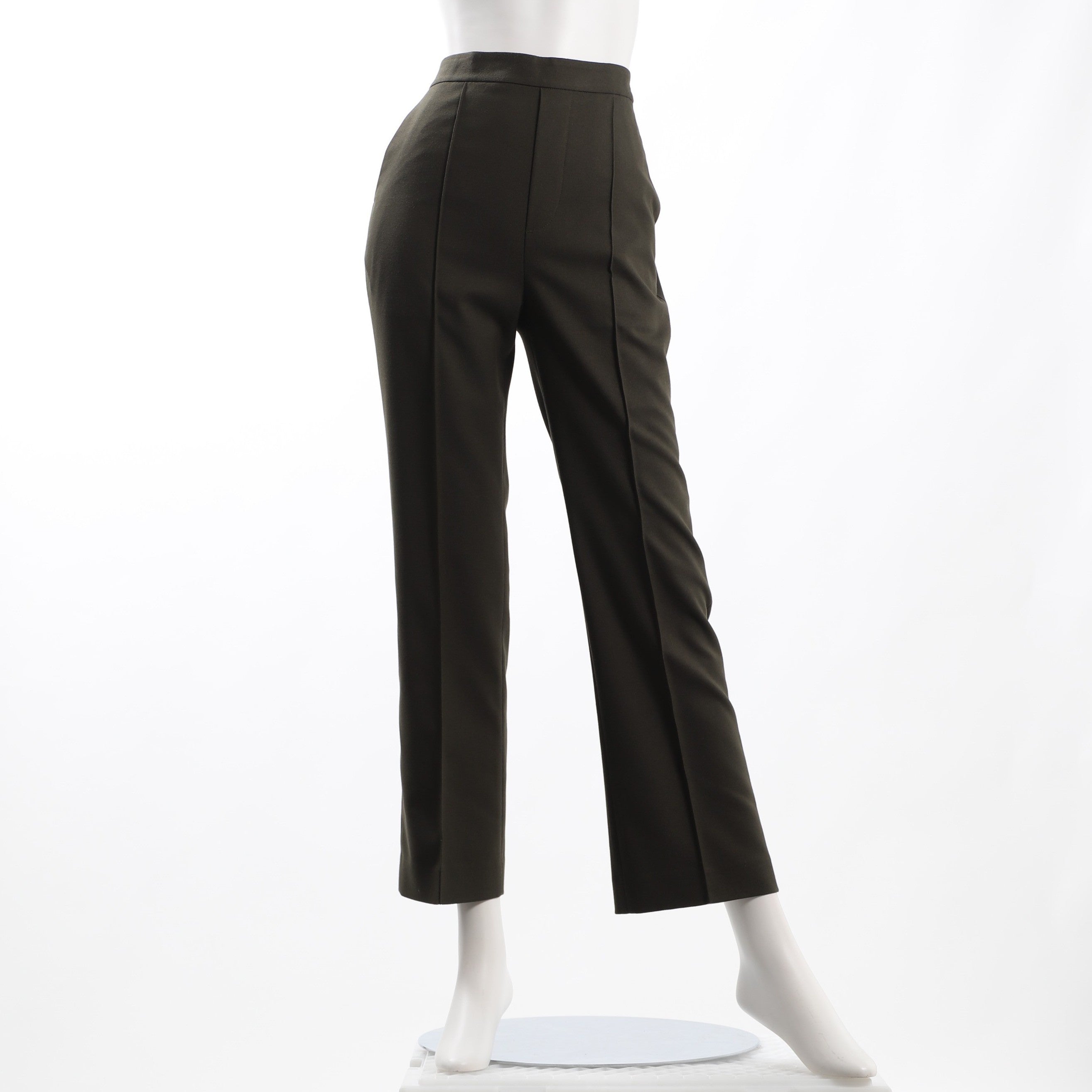 バックスリットテーパードパンツ