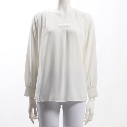 ショルダーデザインVネックブラウス