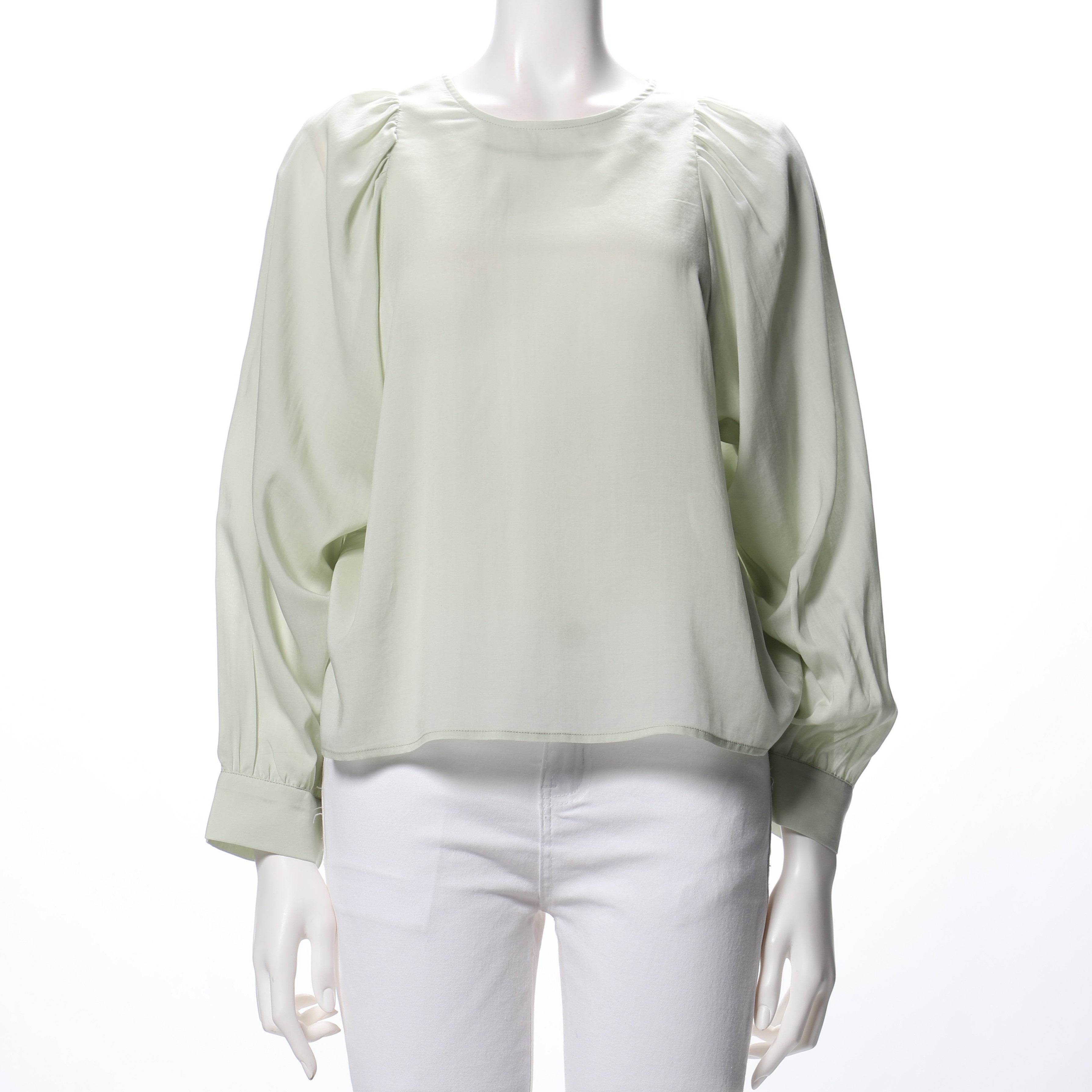 パフスリーブブラウス