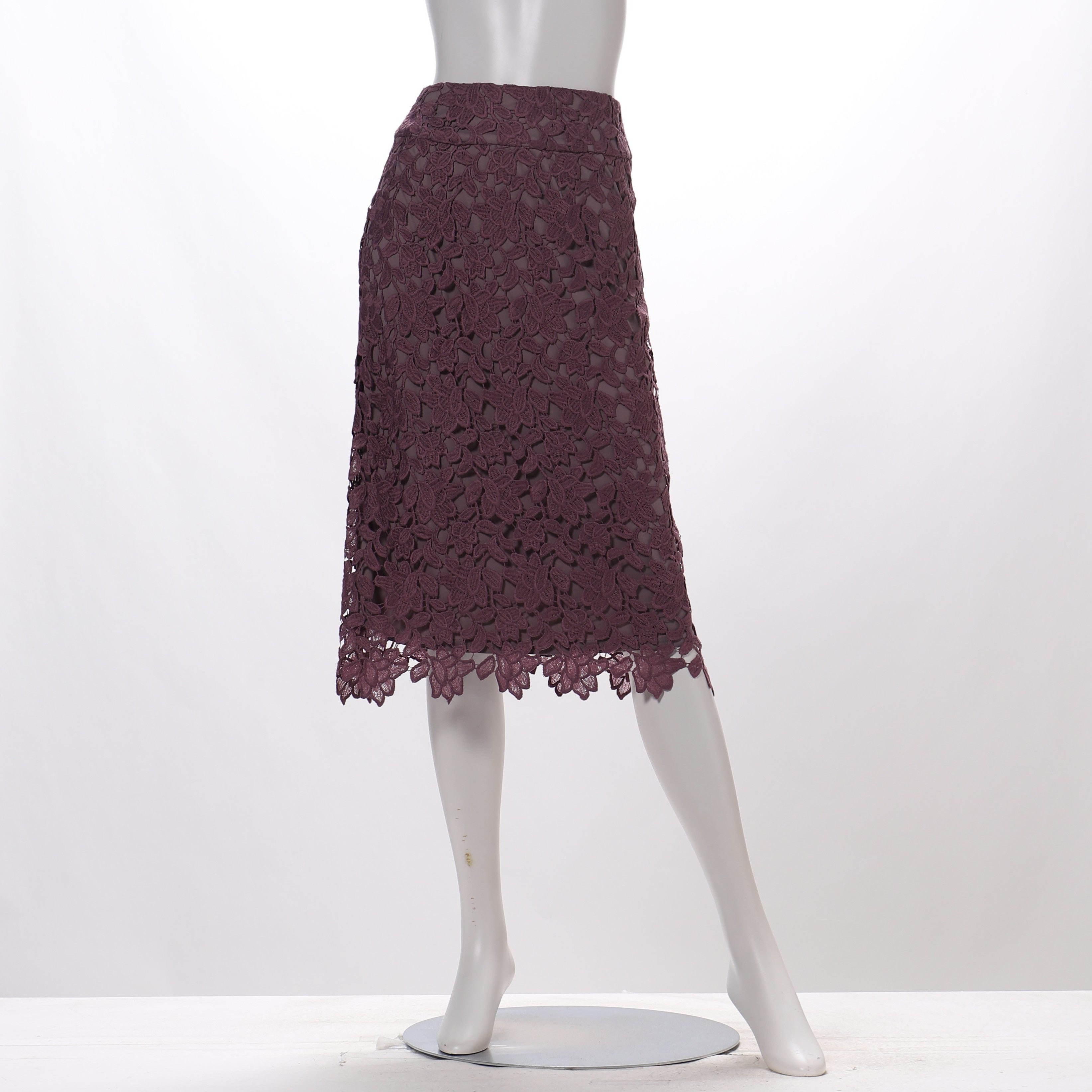 レース素材タイトスカート