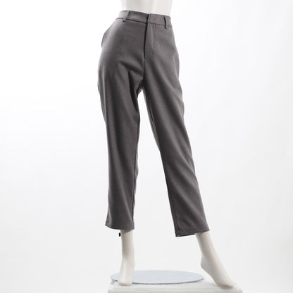 シンプルデザインテーパードパンツ