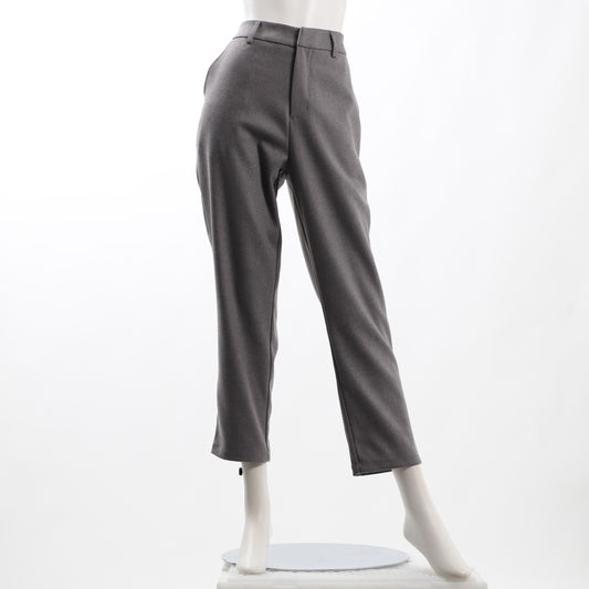 シンプルデザインテーパードパンツ