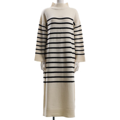 ボーダー柄ハイネックニットワンピース