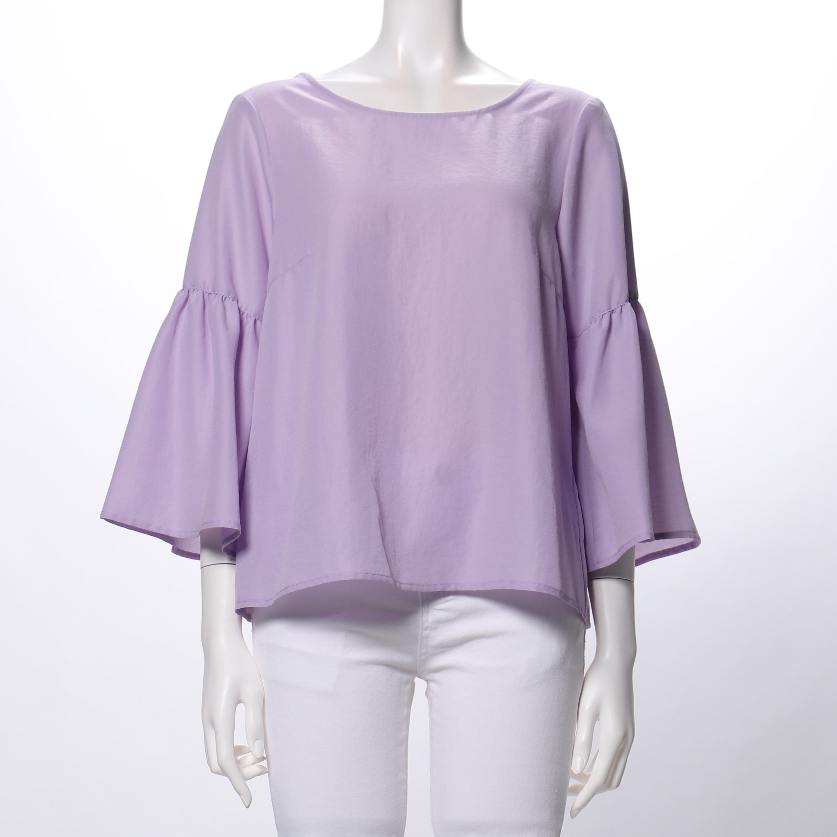 バックボタンデザインフレアスリーブブラウス