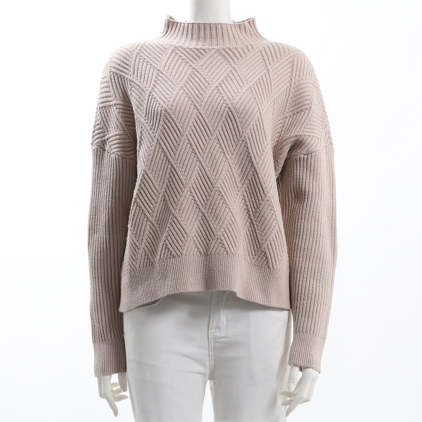 変形編み地オフネックニット