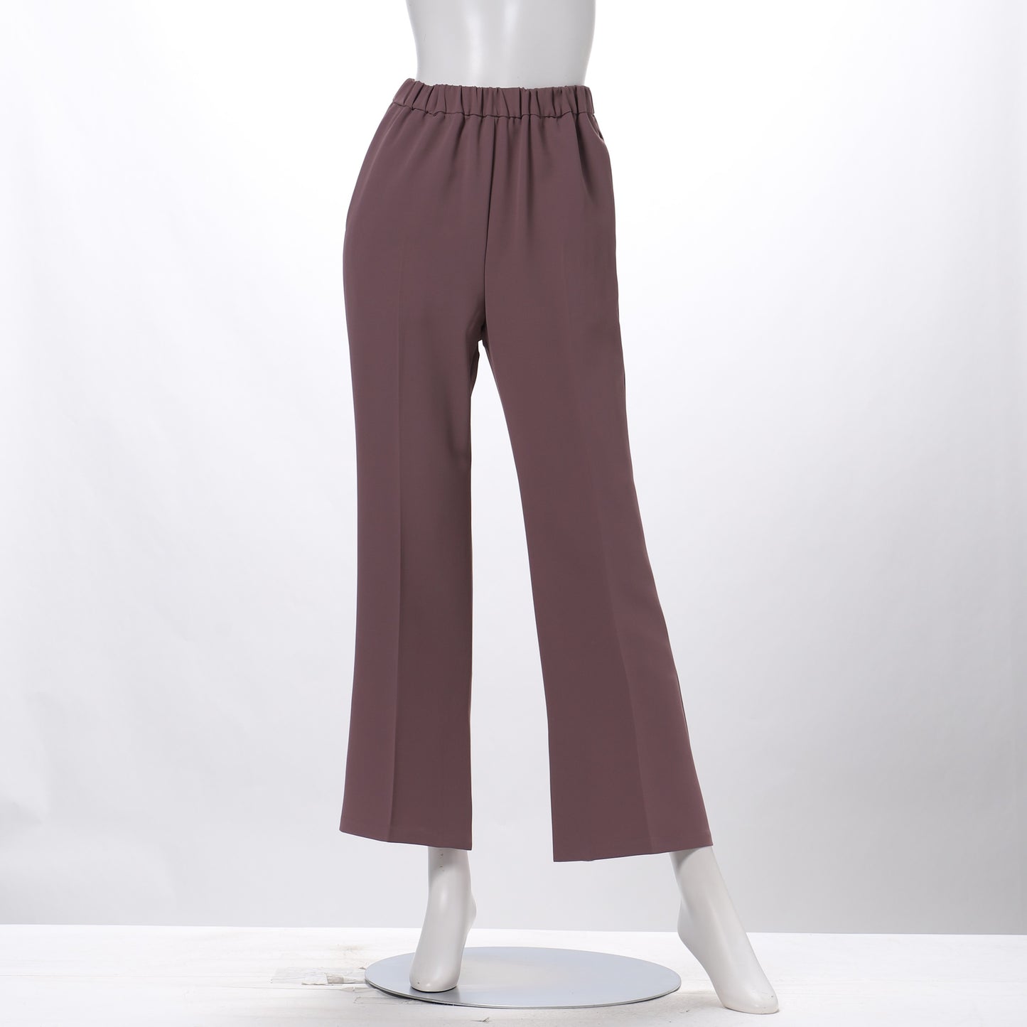 上品な光沢素材セミフレアパンツ