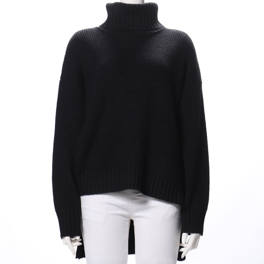 バックテールタートルネックニット