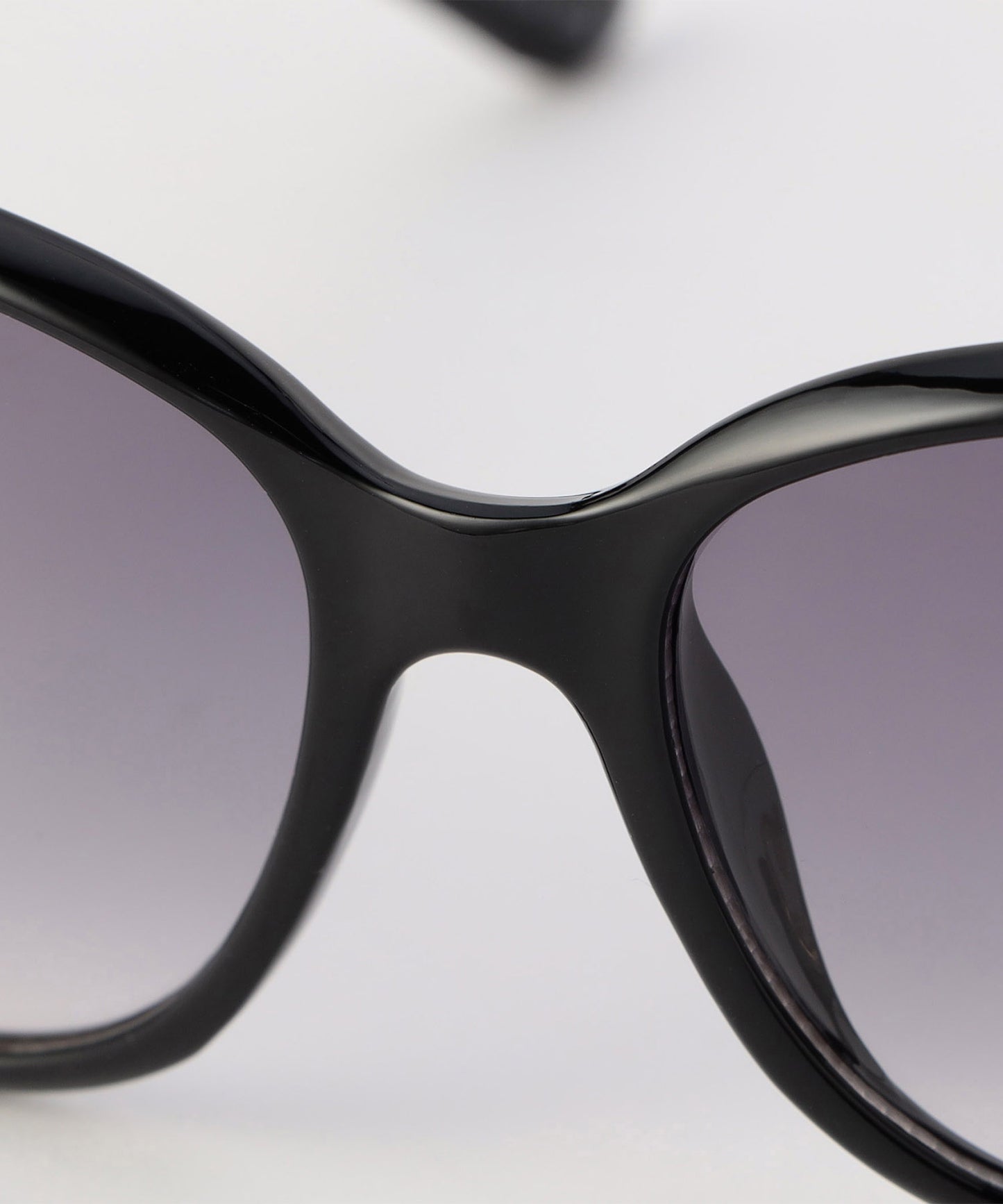 golden accent glasses