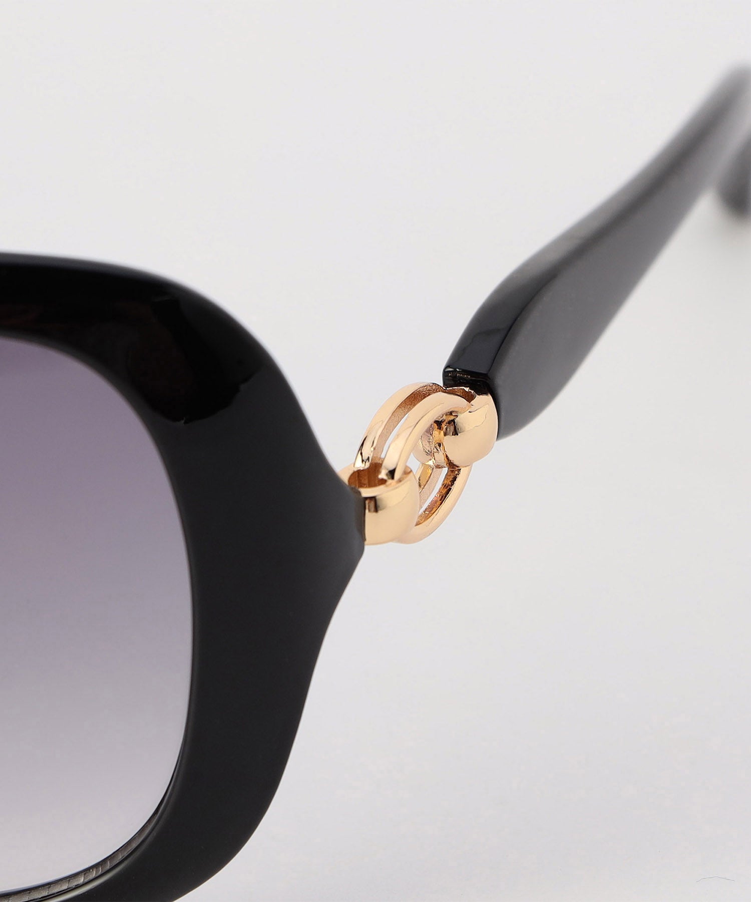 golden accent glasses