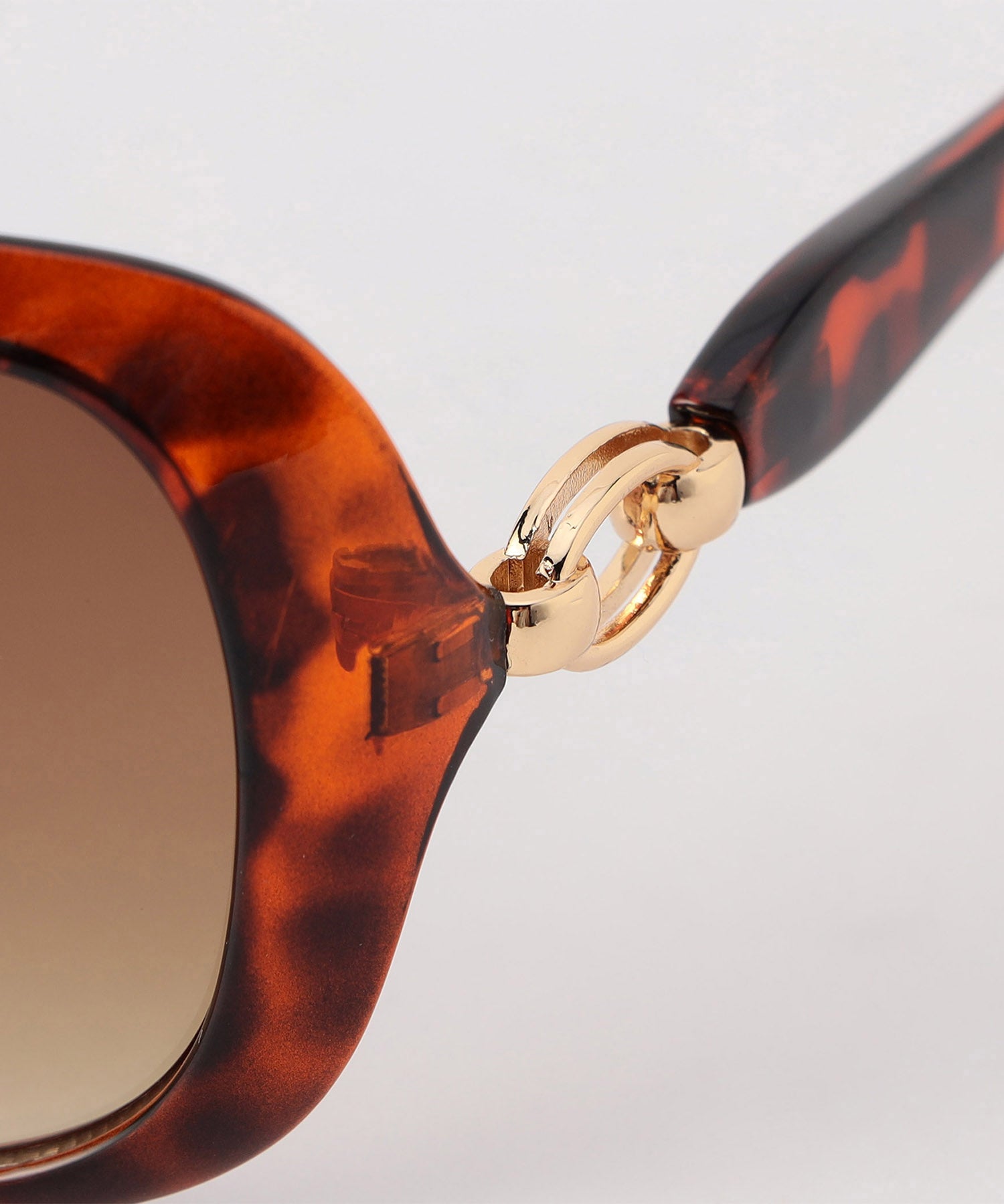 golden accent glasses