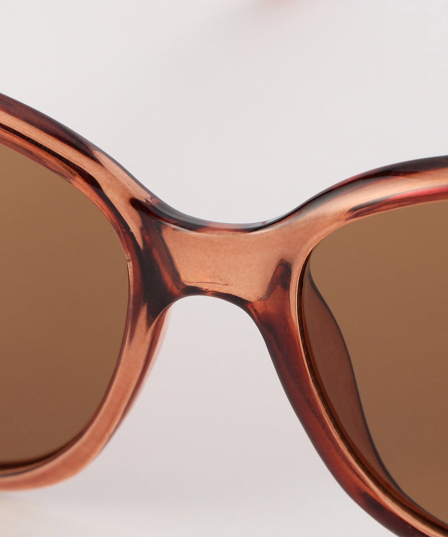 golden accent glasses