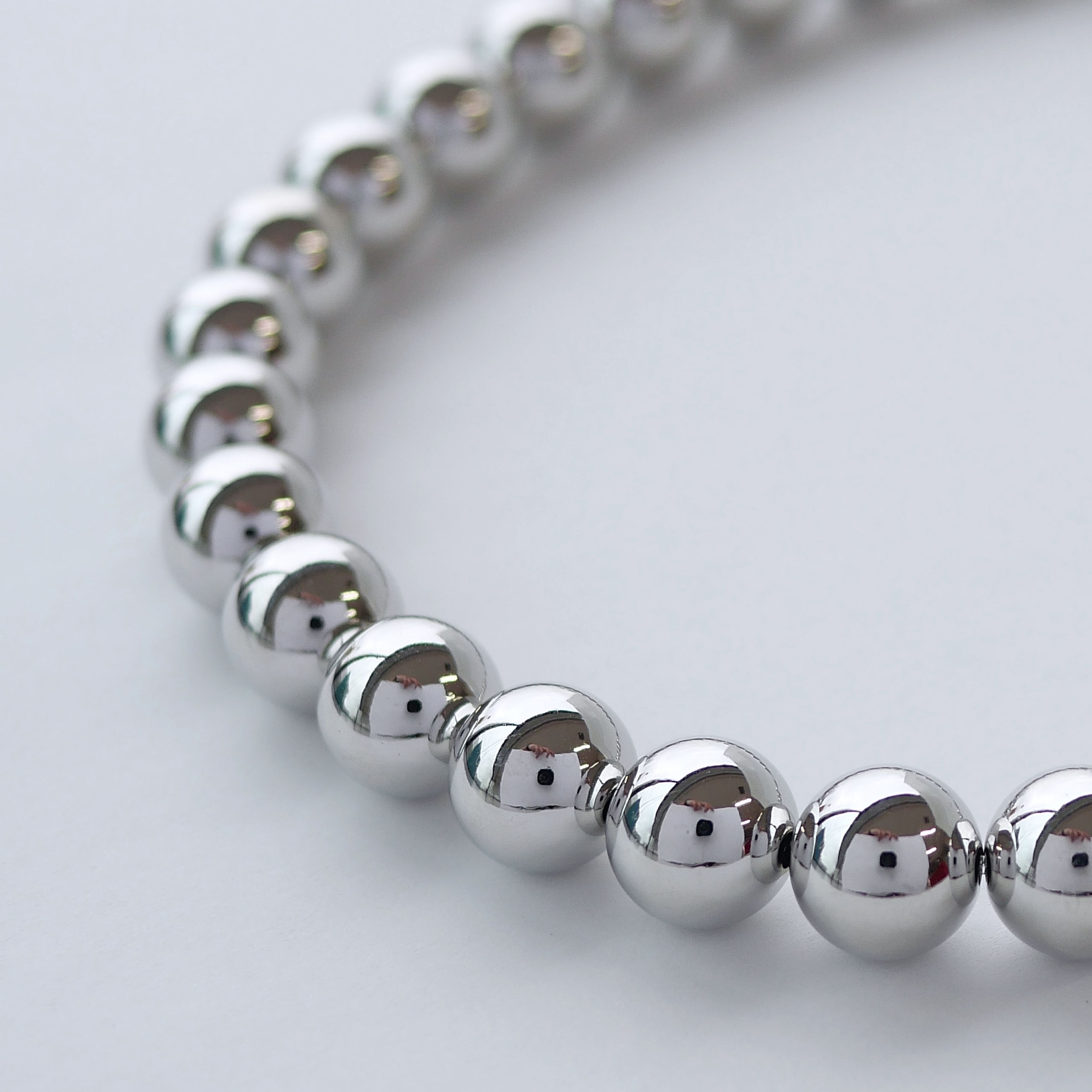 ボールチェーンマグネットネックレス