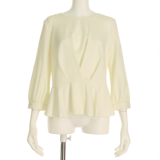 タックペプラムブラウス