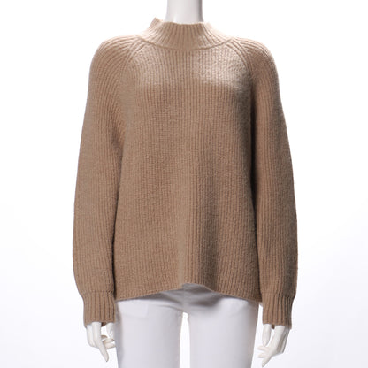 バックテールハイネックニット