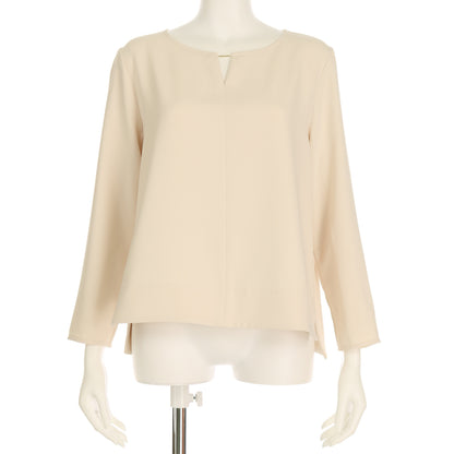 メタルパーツオープンフロントネックブラウス