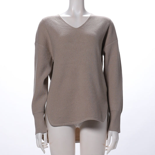 ゆったりシルエットVネックニット