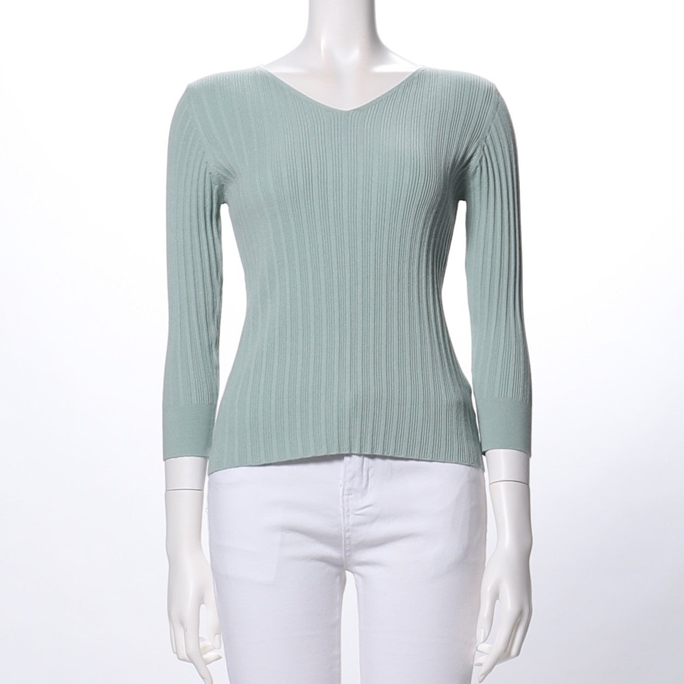 Vネックリブニット