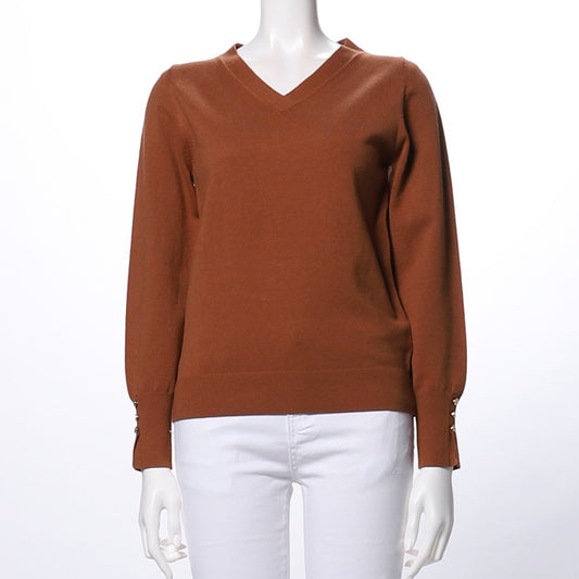 Vネックデザインニット