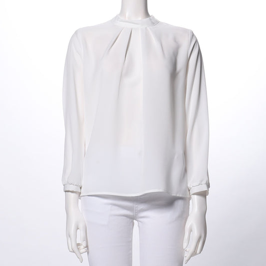 タックブラウス