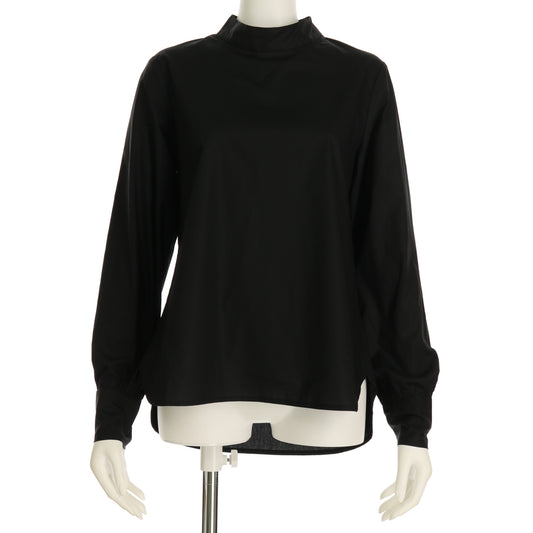 シンプルデザインブラウス