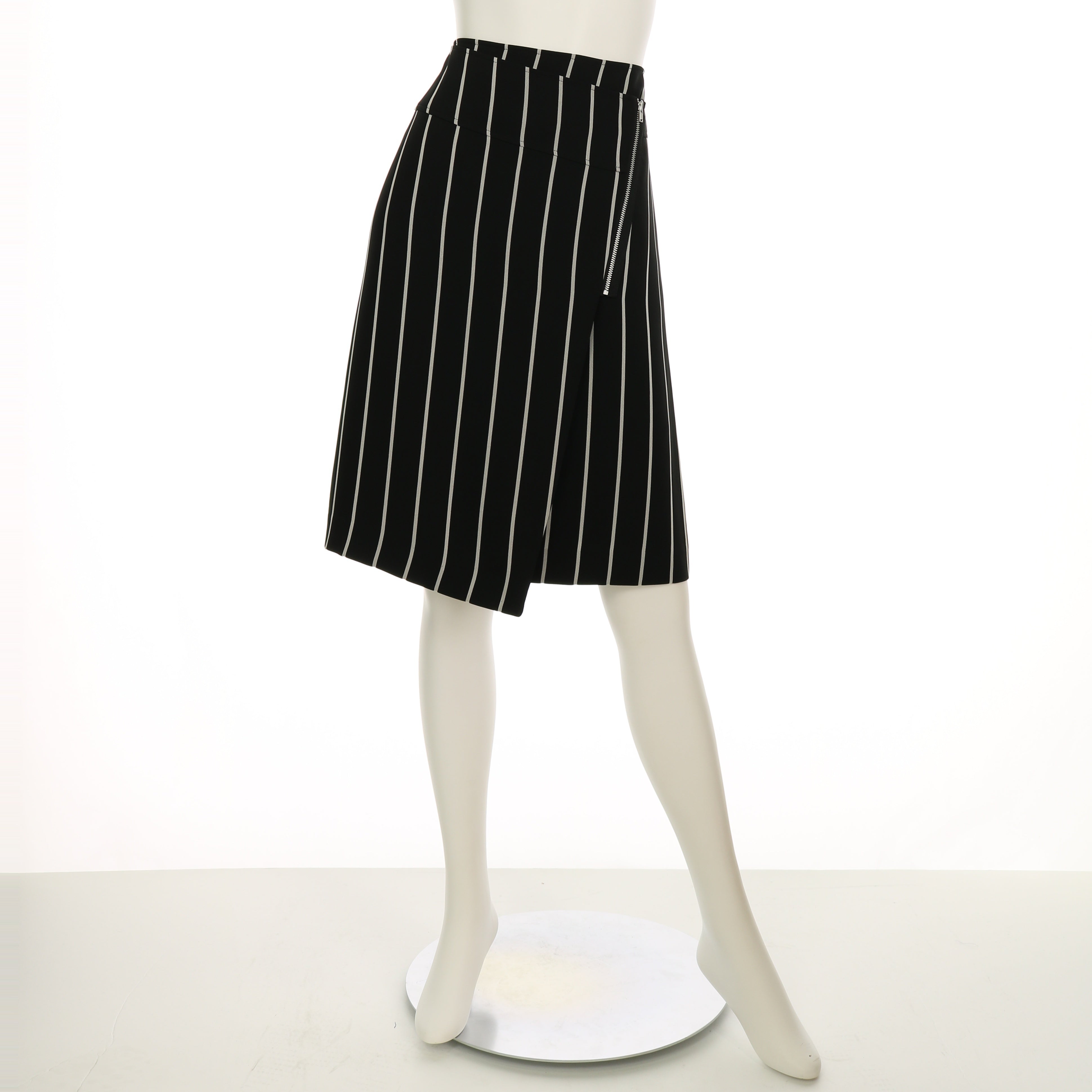 ストライプ柄ラップ風スカート