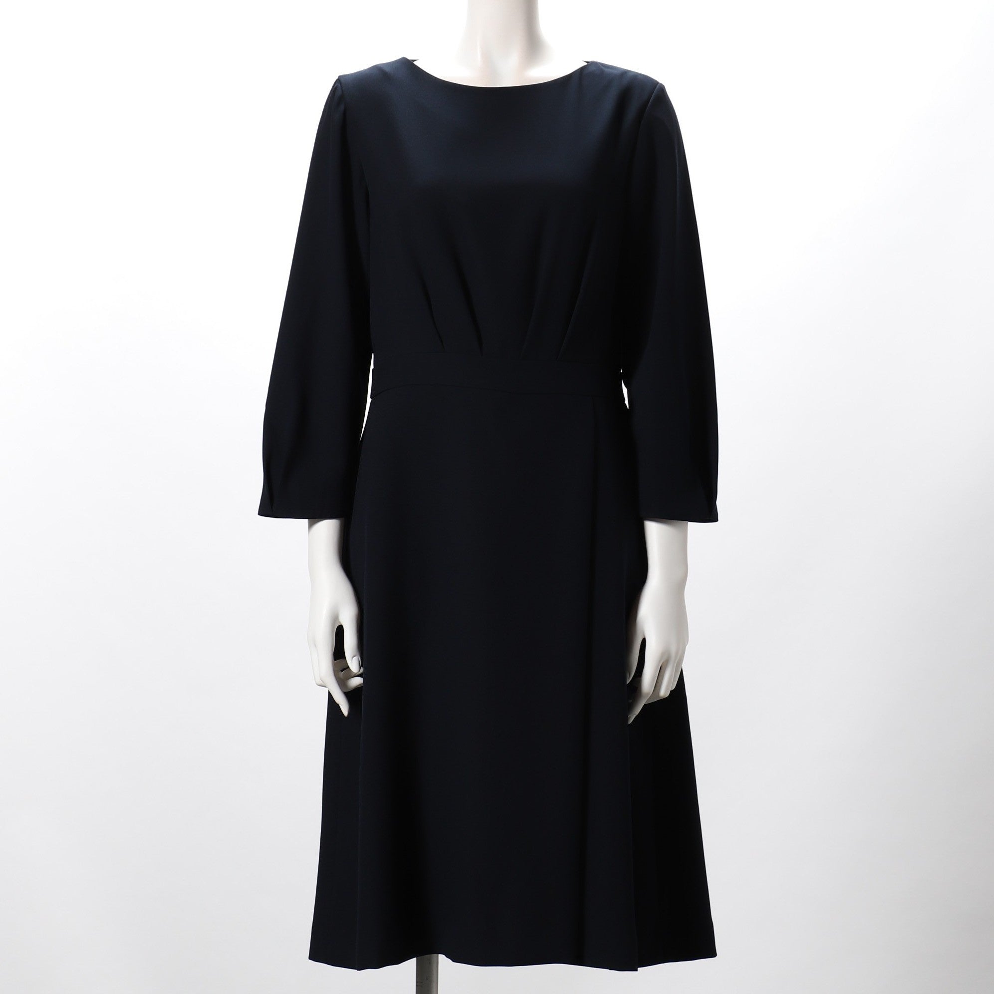 タックデザインワンピース