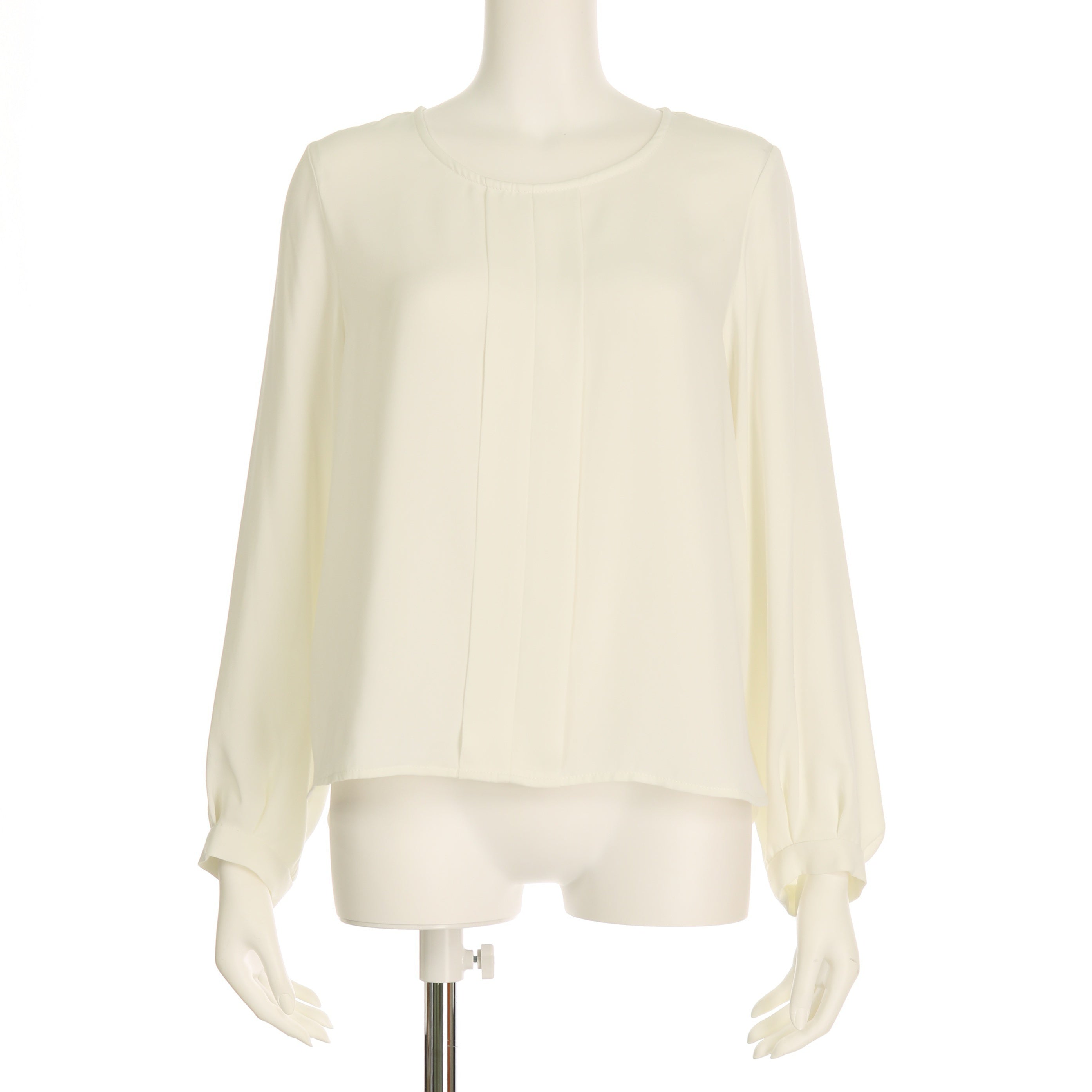 シンプルシルエットブラウス