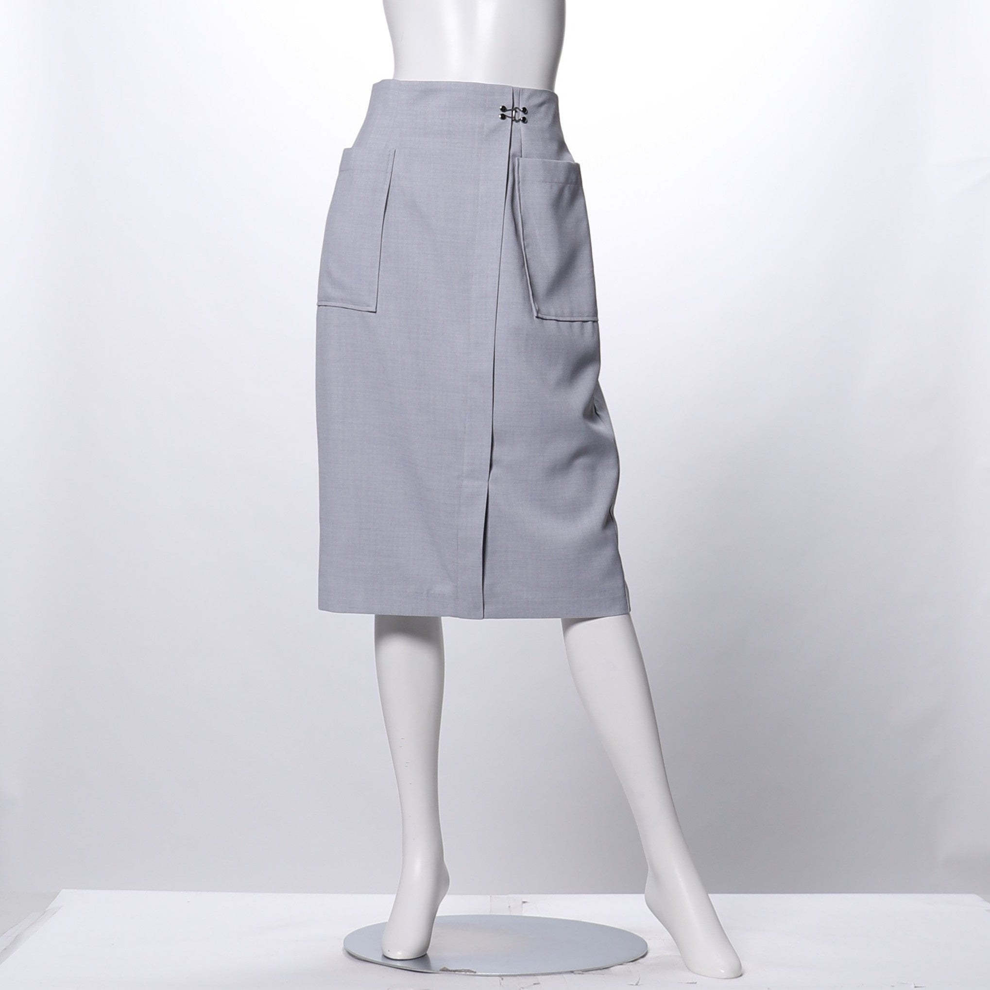 ラップ風タイトスカート