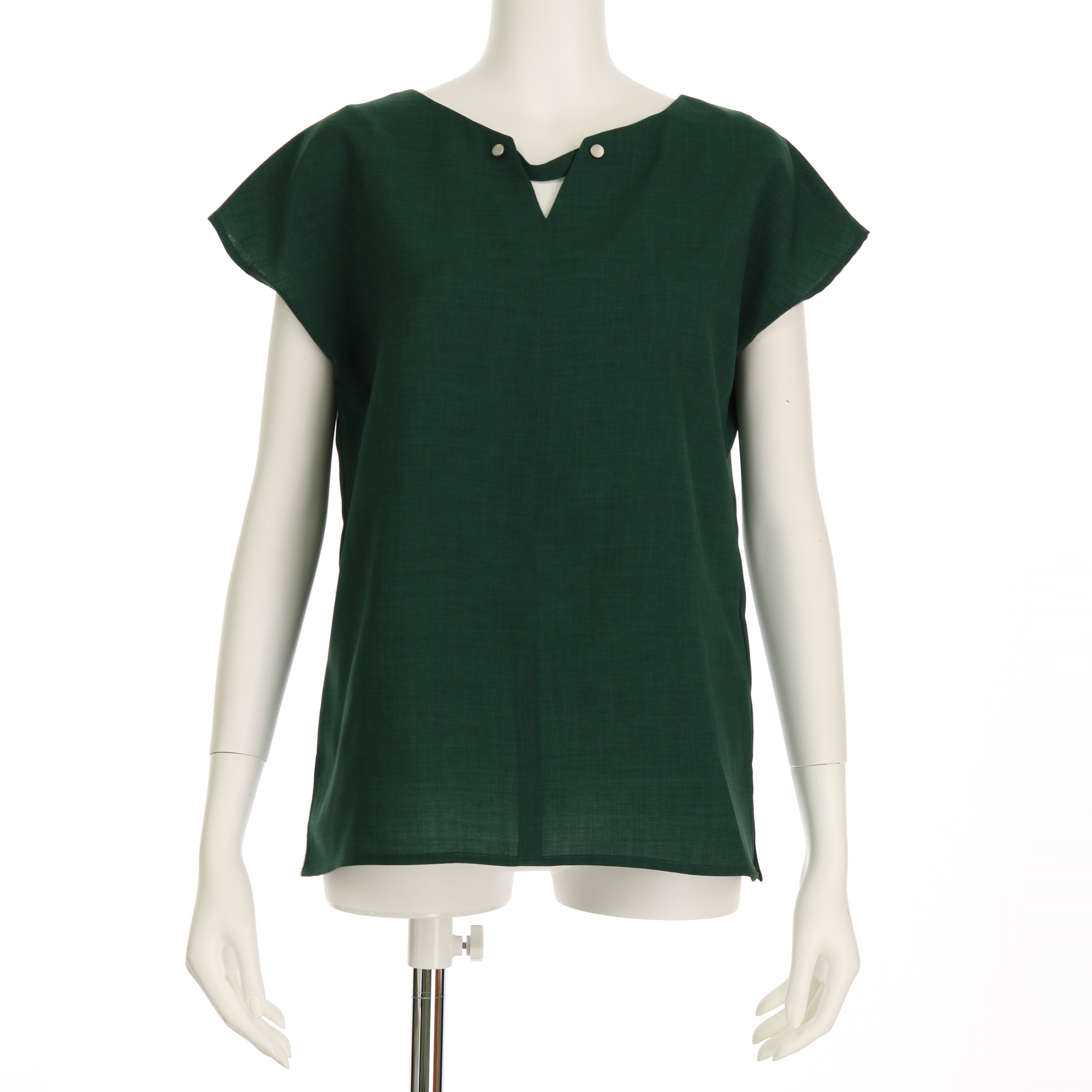 ネックラインアクセントブラウス