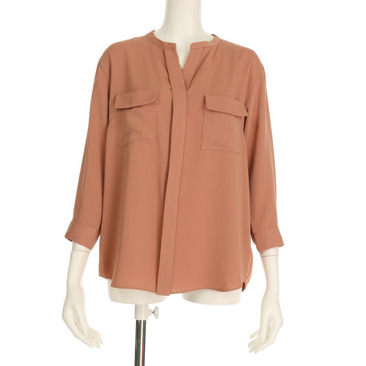 ポケットデザインブラウス